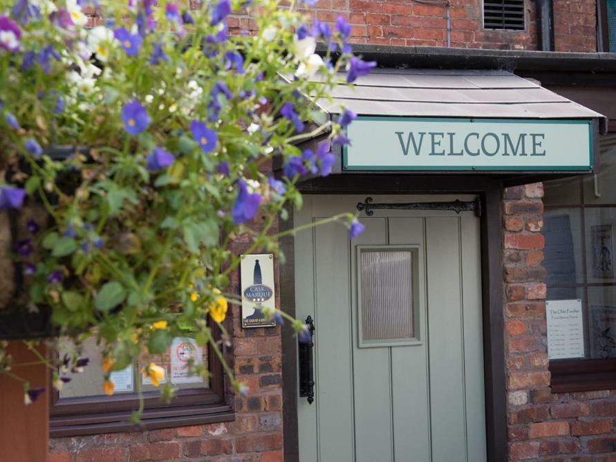 Hotel The Olde Peculiar Rugeley Esterno foto