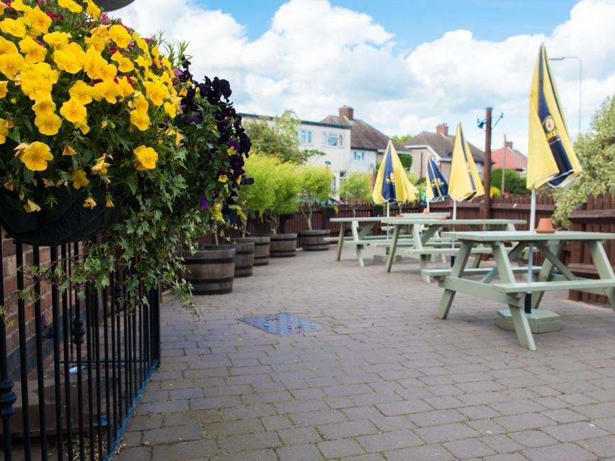 Hotel The Olde Peculiar Rugeley Esterno foto